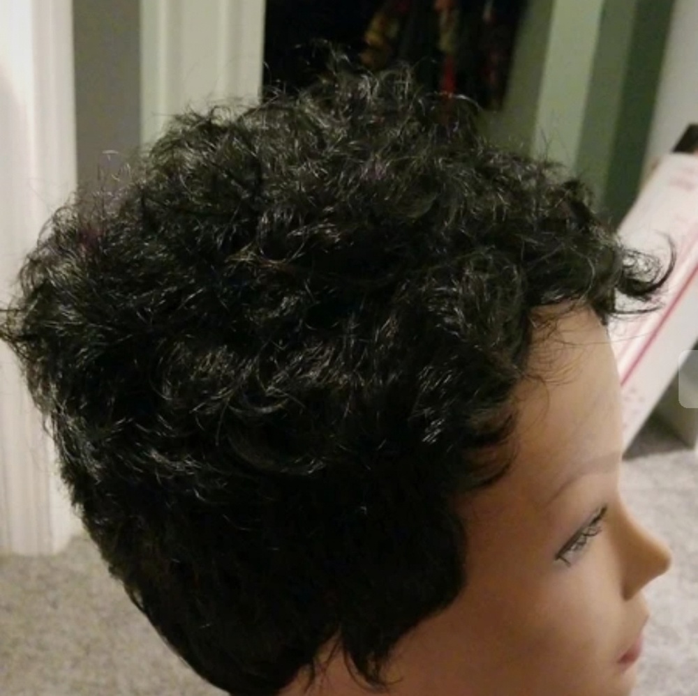 Short wig - Picture 4 of 4